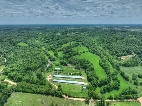 1648 Pack RD, Noel, MO 64854
