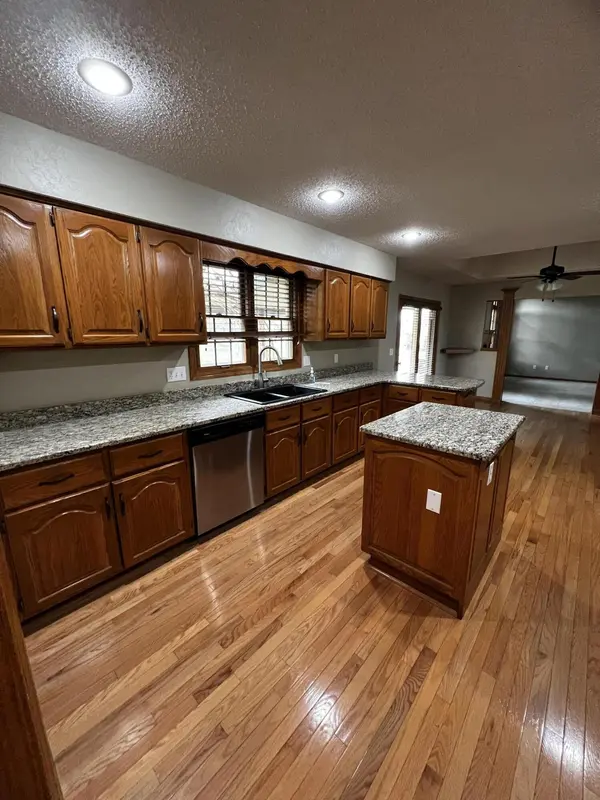 3700 E Dartmoor CT, Springfield, MO 65802