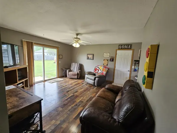 211 Arrowhead RD, Willard, MO 65781