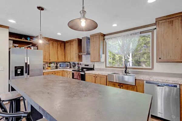 3724 Private Road 2217, Washburn, MO 65772