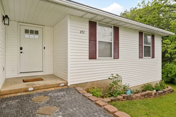 451 S 11th ST, Ozark, MO 65721