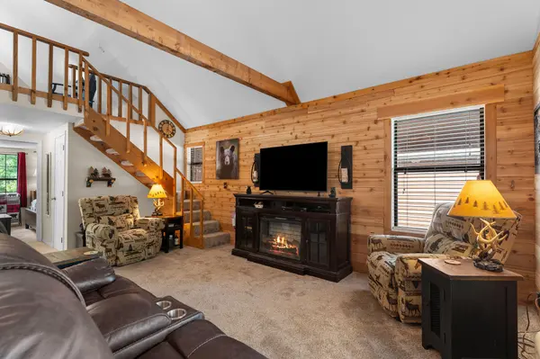 112 Foxhole LN, Hollister, MO 65672