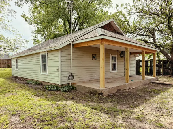 802 S Main AVE, Bolivar, MO 65613