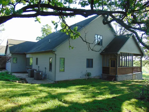 14685 Farm Road 1095, Cassville, MO 65625