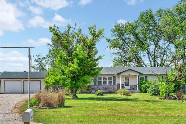 234 E Branch RD, Mack's Creek, MO 65786