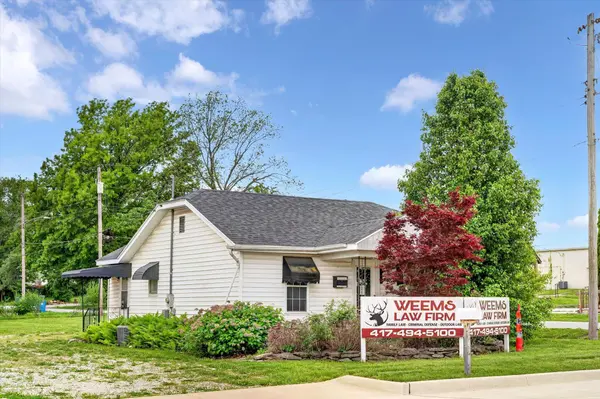 214 W Mount Vernon ST, Nixa, MO 65714