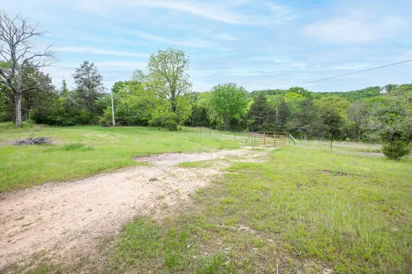 1584 Buchanan RD, Branson, MO 65616