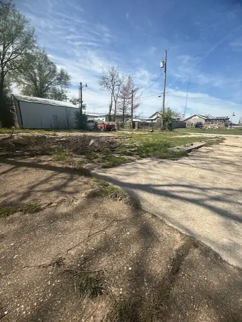 214 E State ST, Mountain Grove, MO 65711