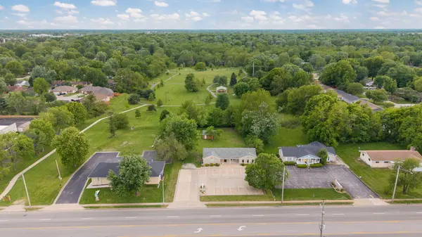 1024 W Battlefield RD, Springfield, MO 65807