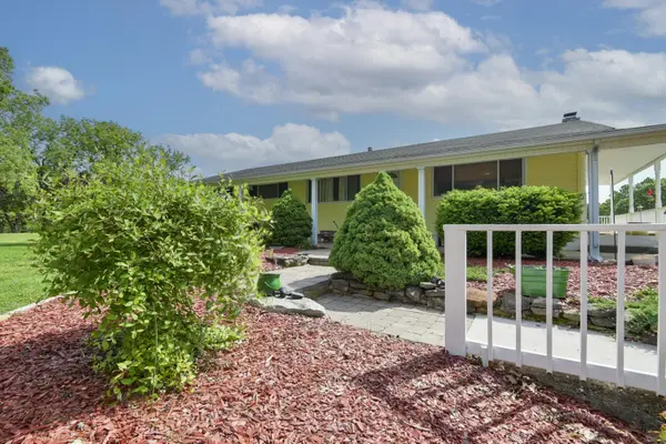 1338 Blackberry LN, Crane, MO 65633