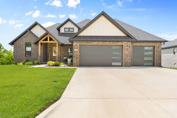 204 N Blarney CT, Nixa, MO 65714