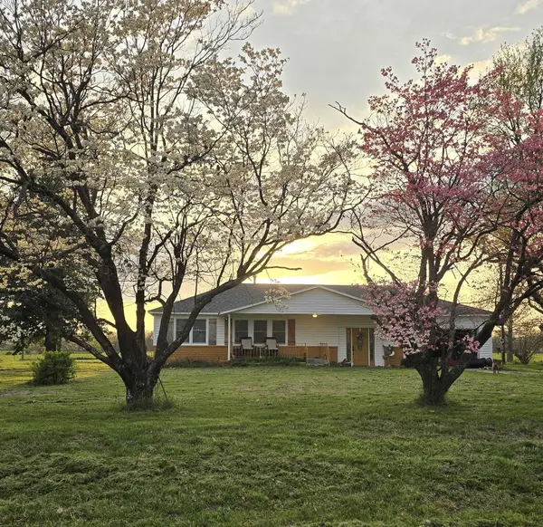 5825 Lawrence 1140, Miller, MO 65707