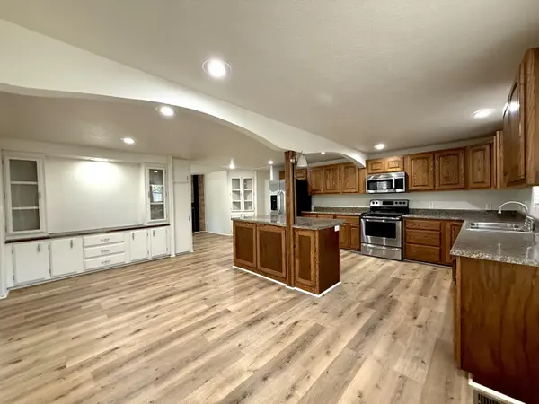 8639 Highway E, Houston, MO 65483