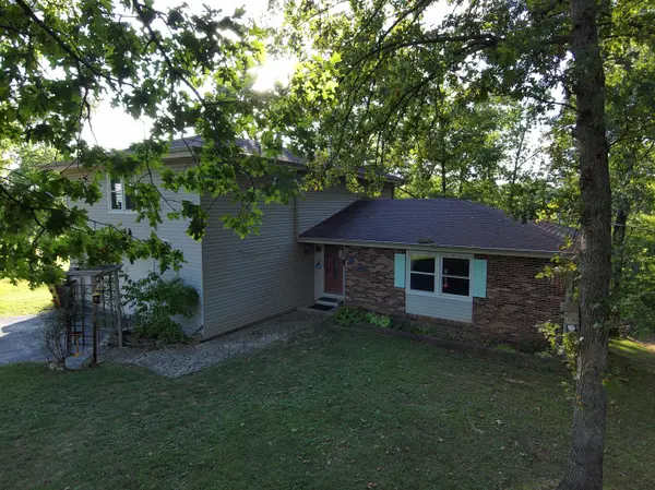 2489 Logan Ridge RD, Ozark, MO 65721