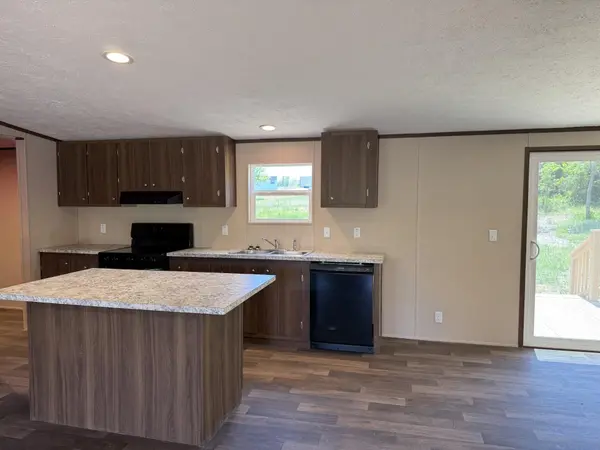 7892 Blockade Village, Seligman, MO 65745
