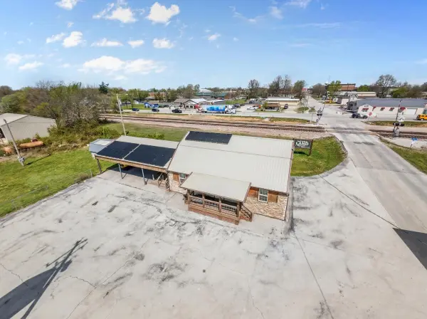 303 Washington ST, Strafford, MO 65757