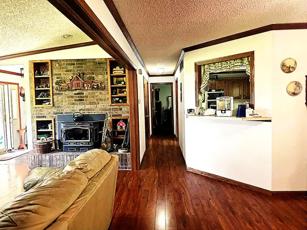 32497 Us Hwy 54 HWY, Preston, MO 65732
