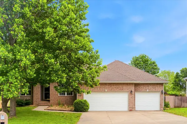 502 S Pepperhill DR, Nixa, MO 65714