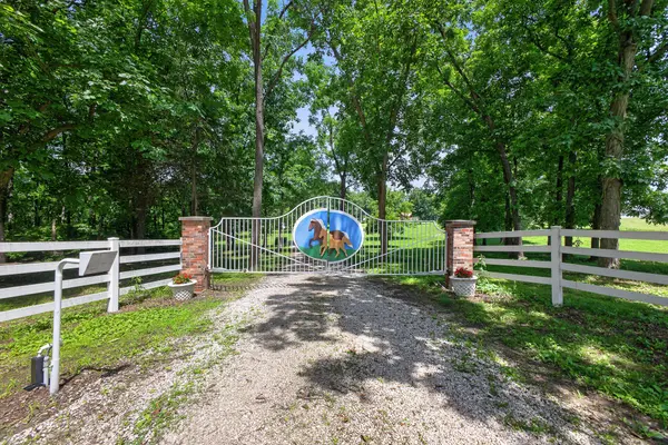 227 State Highway Y, Eldon, MO 65026
