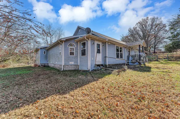 5040 Highway 5, Hartville, MO 65667