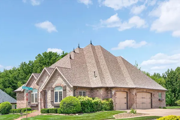 1369 E Anthony ST, Springfield, MO 65804