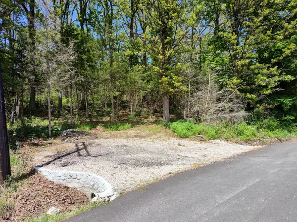 000 Woodland DR, Buffalo, MO 65622