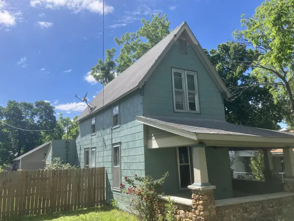 1131 Lyon ST, Carthage, MO 64836
