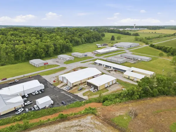 790 W 10th ST, Cassville, MO 65625