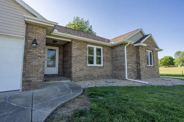 1502 S 17th AVE, Ozark, MO 65721