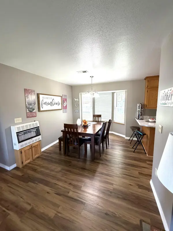 616 Kaitlin DR, Mountain View, MO 65548