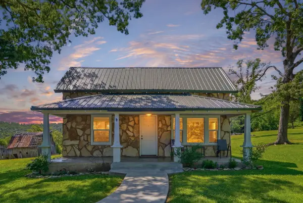4706 Flat Creek RD, Cape Fair, MO 65624