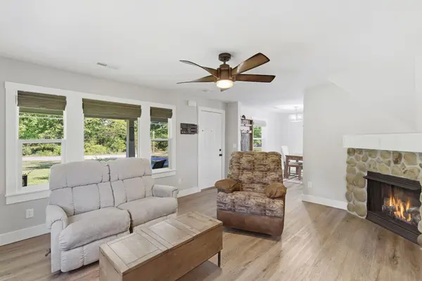 4706 Flat Creek RD, Cape Fair, MO 65624