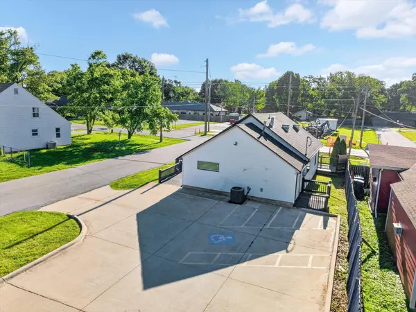 425 N Main ST, Nixa, MO 65714