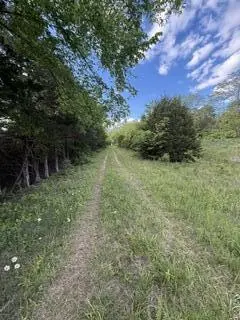 1373 E 470th RD, Bolivar, MO 65613