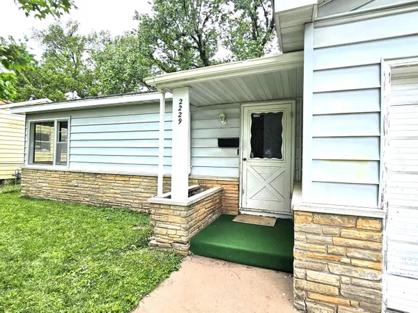 2229 N Kellett AVE, Springfield, MO 65803
