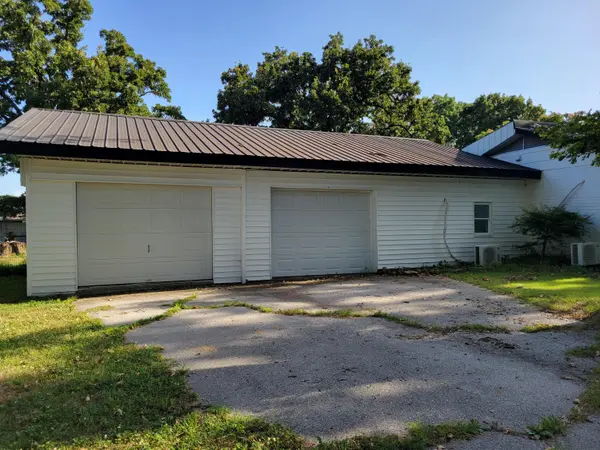 17909 Locust RD, Neosho, MO 64850