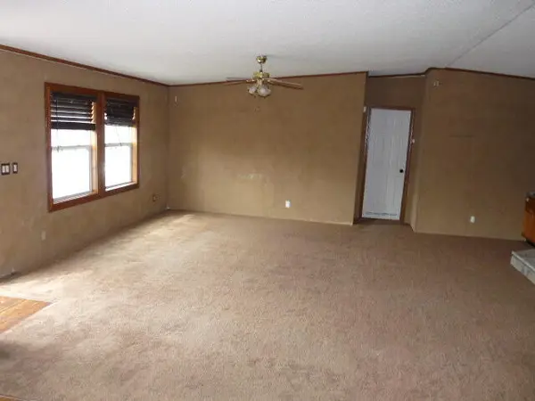 1006 Deerfield RD, Merriam Woods, MO 65740