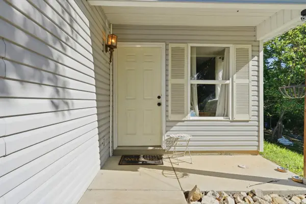1027 Meadow LN, Merriam Woods, MO 65740