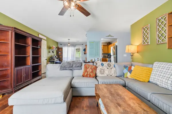 1027 Meadow LN, Merriam Woods, MO 65740