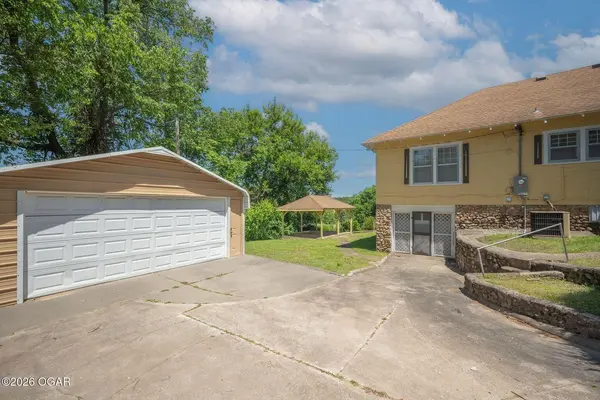 220 E Mckinney ST, Neosho, MO 64850