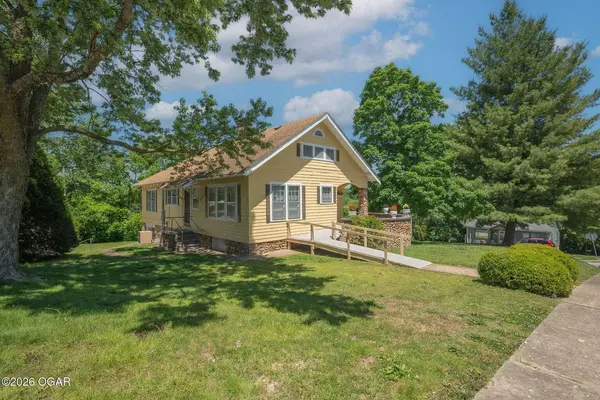 220 E Mckinney ST, Neosho, MO 64850