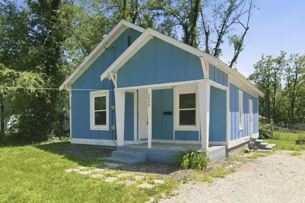 2604 W Calhoun ST, Springfield, MO 65802