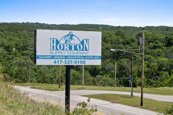 431 1st ST, Hollister, MO 65672