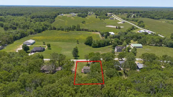 137 Hillside LOOP, Marshfield, MO 65706