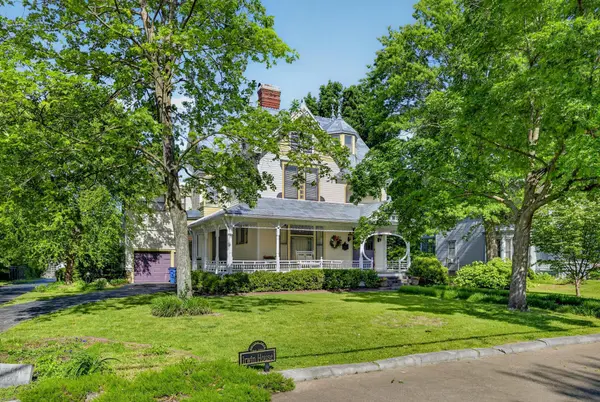 1327 S Main ST, Carthage, MO 64836