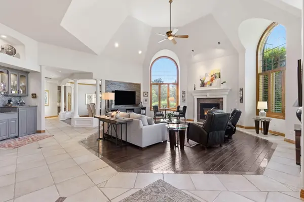 6136 S Natural Falls DR, Ozark, MO 65721