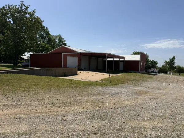 3213 U S 160, West Plains, MO 65775