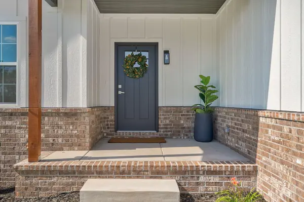 1209 W Pebblebrooke DR, Ozark, MO 65721