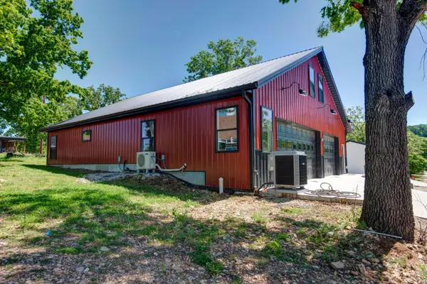 311 Mohican LN, Lampe, MO 65681