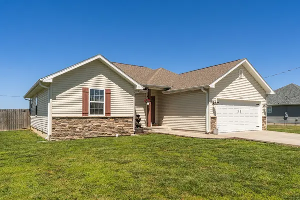229 Velma DR, Seymour, MO 65746